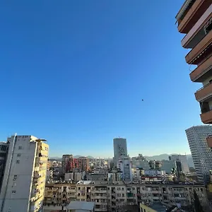 Easy Peasy - 9th Floor View Downtown Apartment